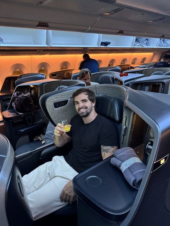 Aloysio em classe executiva da Turkish Airlines com milhas
